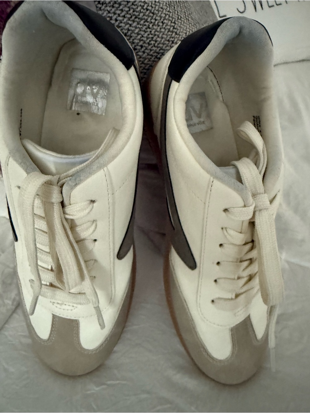 Doice vita Women's Casual soft Cream and Gray Lace-Up Sneakers